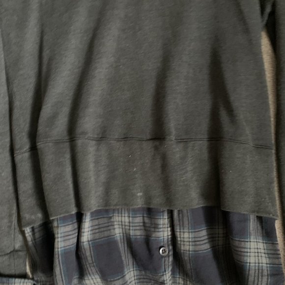 MONROW sweatshirt and attached collared shirt - Picture 3 of 5